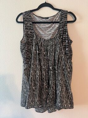 Alfani Black & White Abstract Stripe Sleeveless Tank